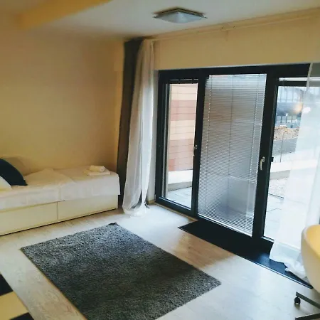 Trinity Black & White Appartement Praag